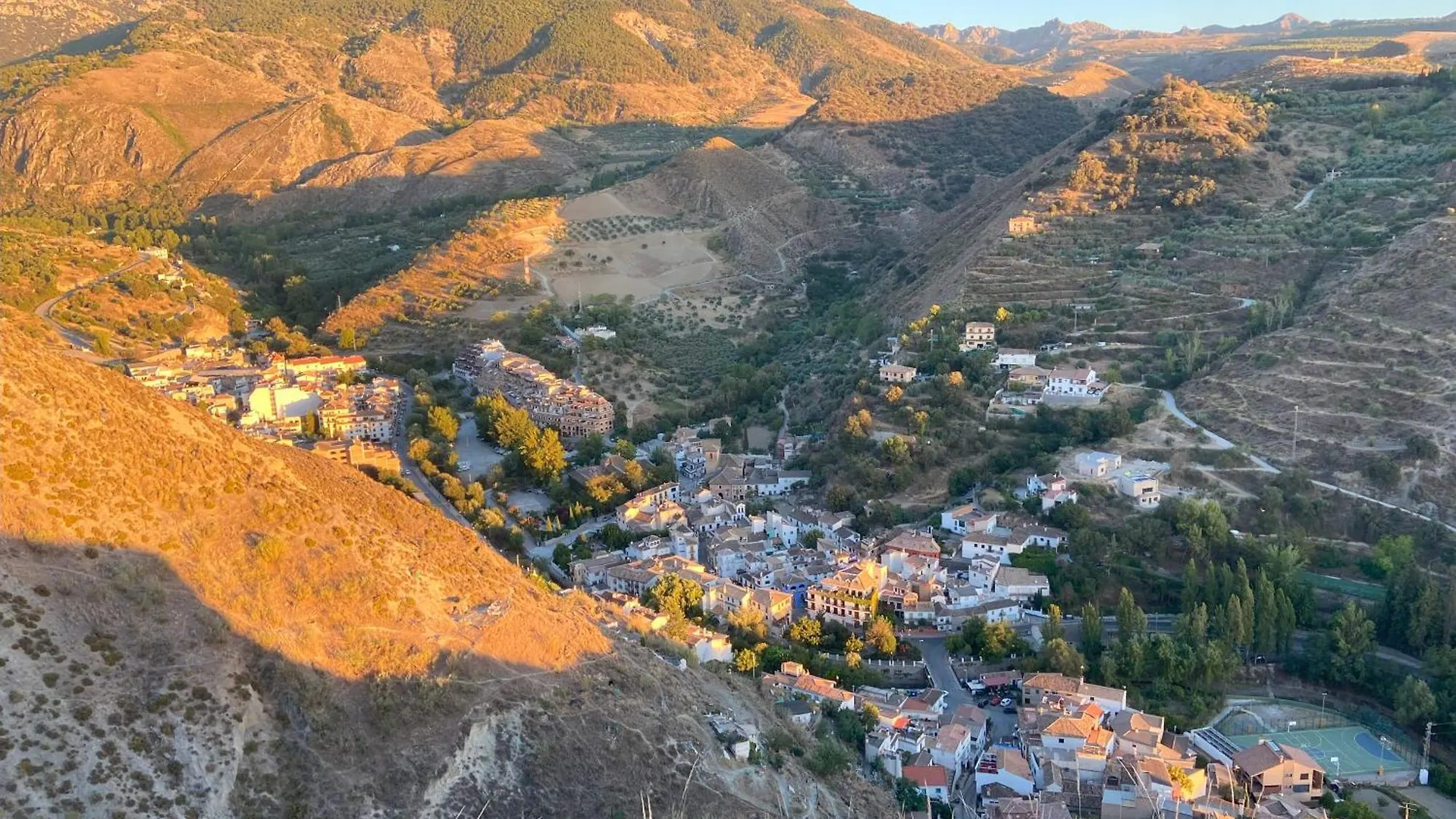 Increible Atico Centro Monachil 아파트