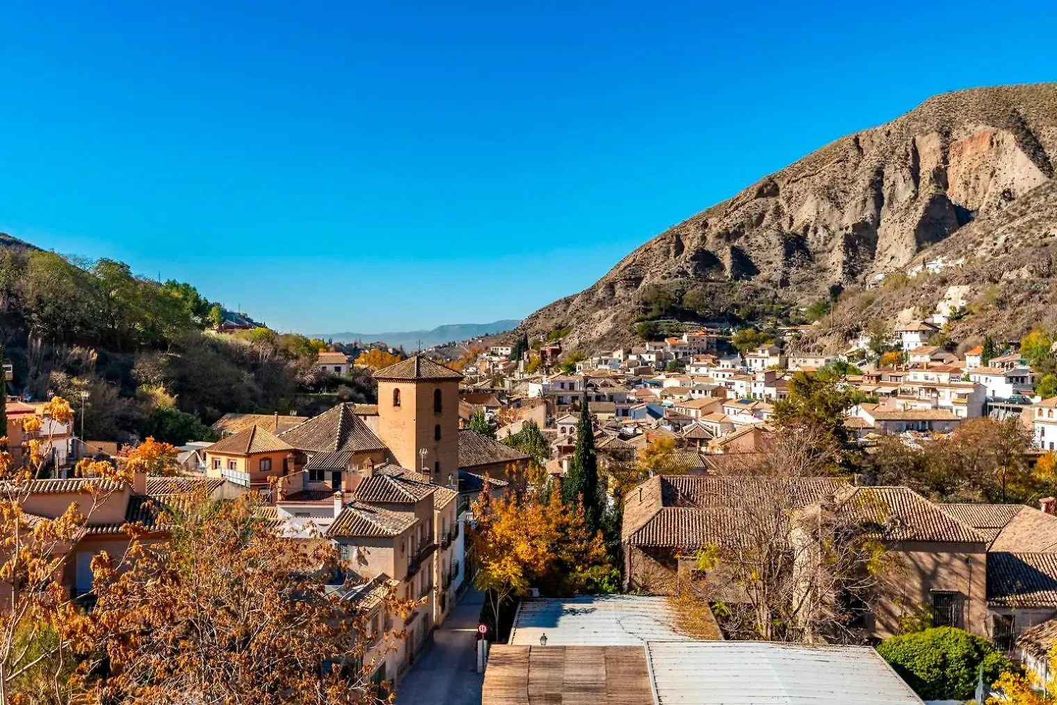 Increible Atico Centro Monachil 아파트
